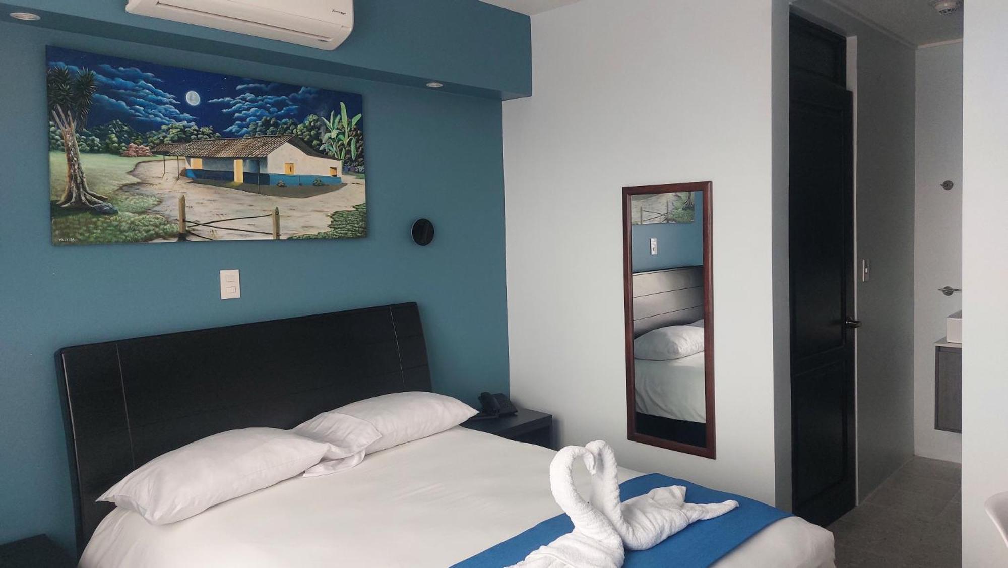 Hotel Luckys San Isidro De El General ภายนอก รูปภาพ