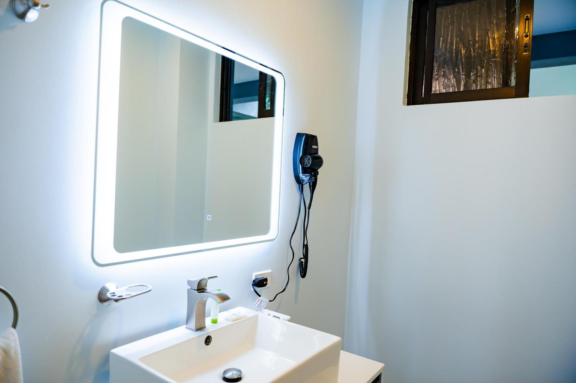 Hotel Luckys San Isidro De El General ภายนอก รูปภาพ