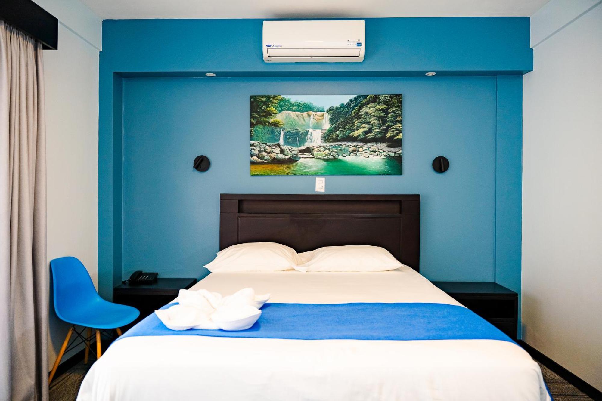 Hotel Luckys San Isidro De El General ภายนอก รูปภาพ
